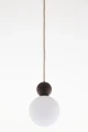 pol_pl_Lampa-wiszaca-biala-kula-drewno-bukowe-41675-RONA-1-ciemny-braz-15394_2.webp