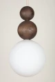 pol_pl_Lampa-wiszaca-biala-kula-drewno-bukowe-41681-RONA-2-ciemny-braz-15395_2.webp